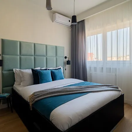 Holt S Cozy Near The Faculty Of Law *